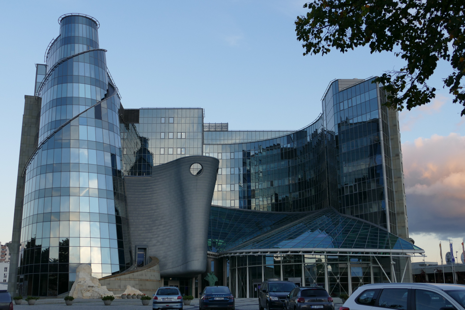 Zdjęcie architektury budynku Siedziba Telewizji Polskiej